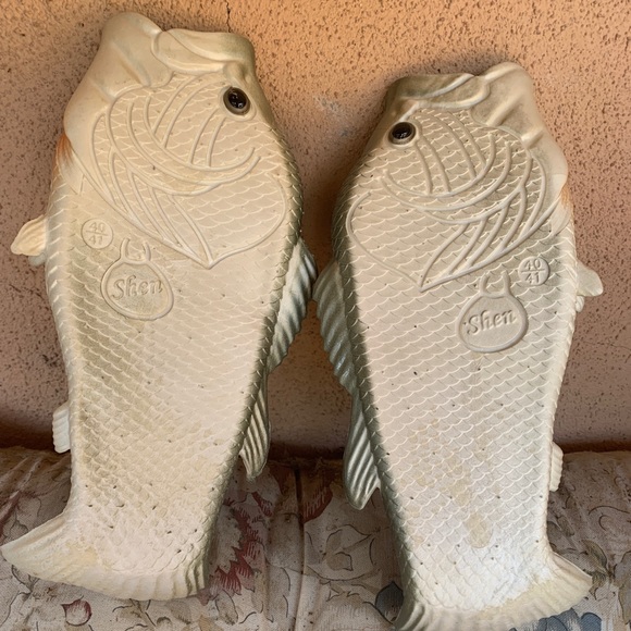 NWOT fun fun 🤩 fish 🐠 🐟 flip flop - Picture 3 of 5